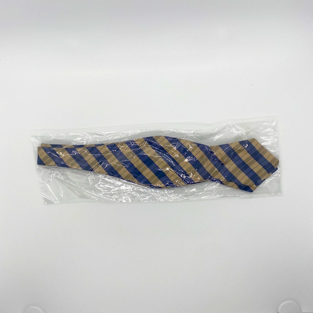The Tie Bar Bow Tie